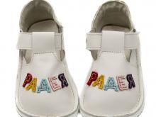 Бели обувки с име / цветни букви