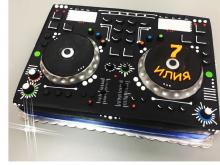 Декораторска торта ДЖ Пулт